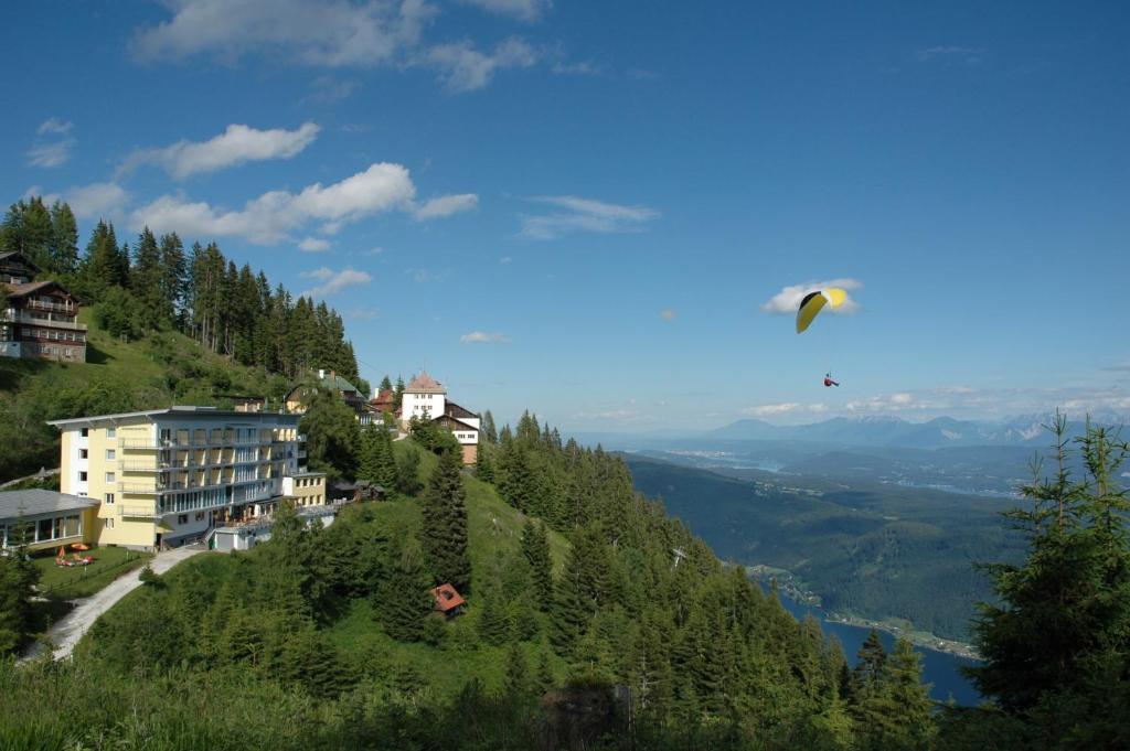 Sonnenhotel Zaubek Treffen Exterior foto